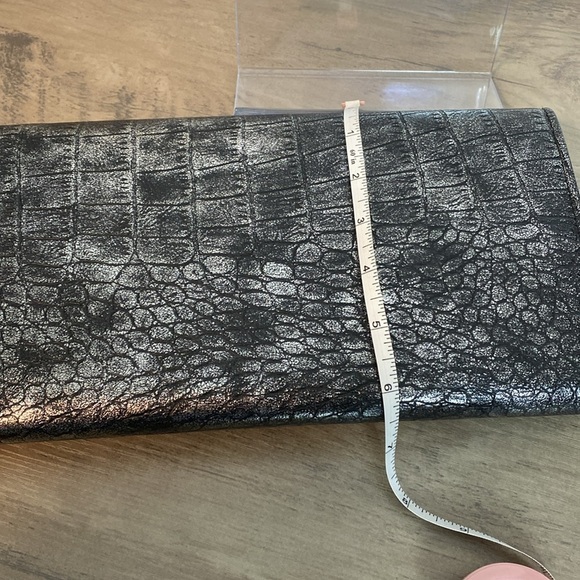 Black Pewter Faux Crocodile-Embossed Envelope Clutch - East west design - Picture 5 of 6
